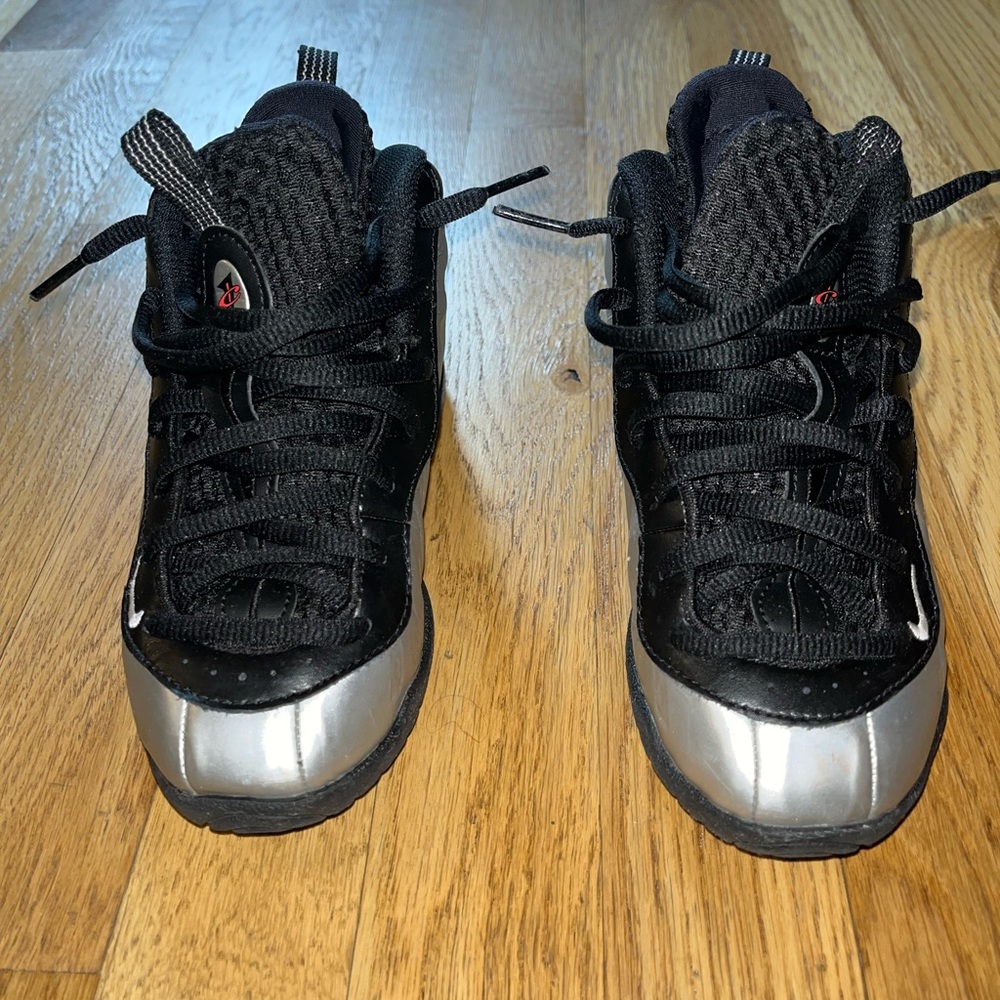 Nike foam kids